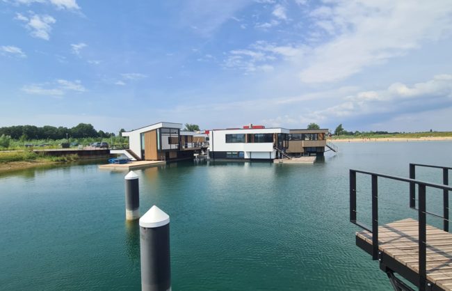 Floating houses Lentse Plas